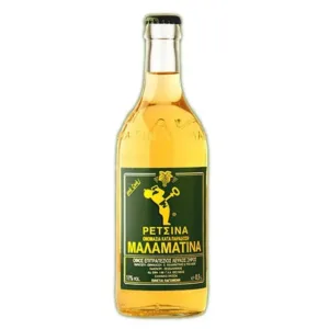 Eiskalte Flasche Retsina Malamatina 0,5l auf reinweißem Hintergrund - GyrosExpress Berlin Neukölln